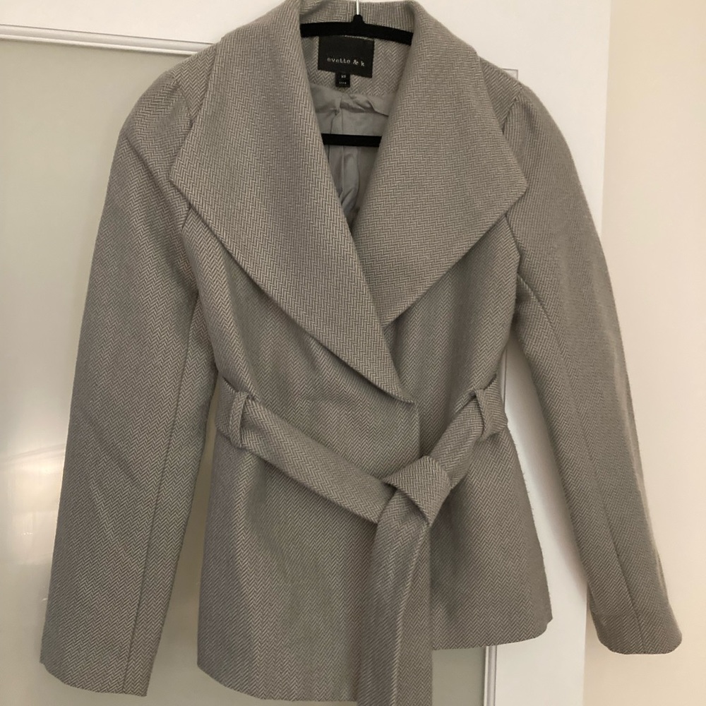 Lovely Grey Short Coat- LIKE NEW